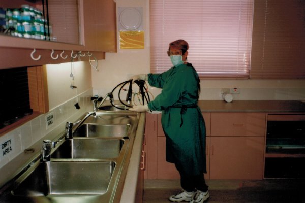 PSK-Lady_Cleaning